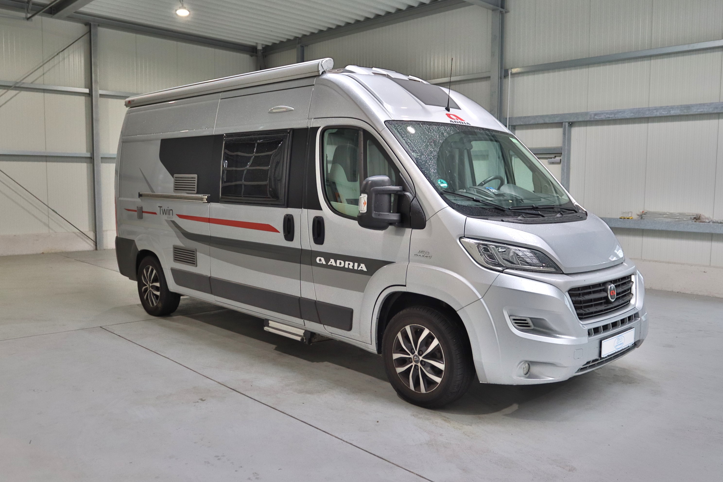 ADRIA TWIN 600 SP/AUTOMATIK/Klima/Markise/Querbett